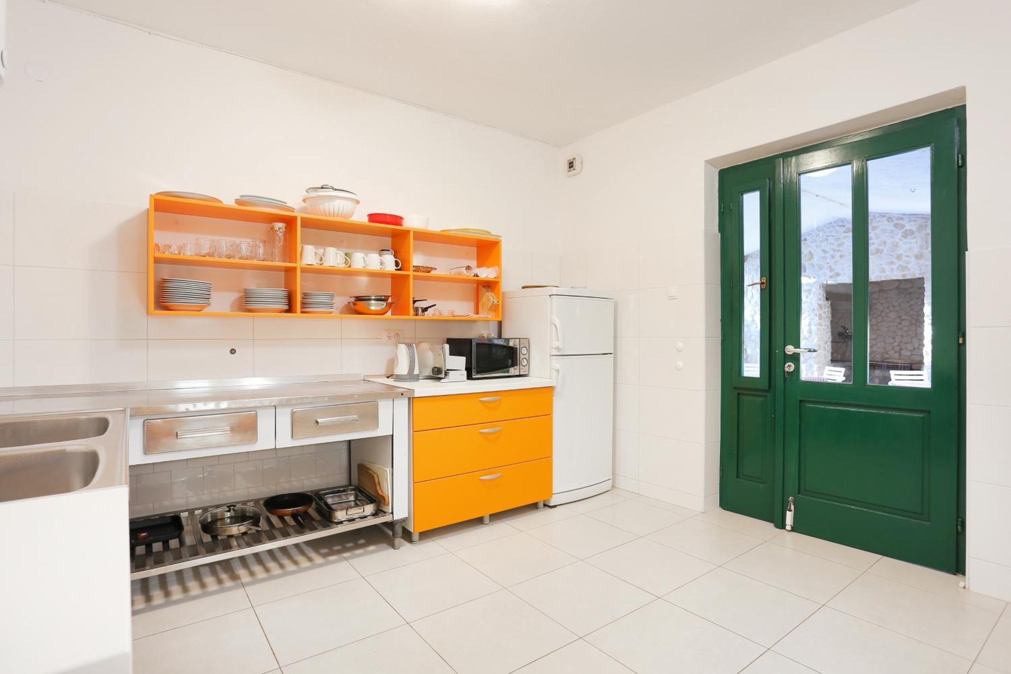 Apartments By The Sea Igrane, Makarska - 6653 Номер фото